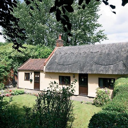 Rose Cottage - E2352 Catfield Екстериор снимка
