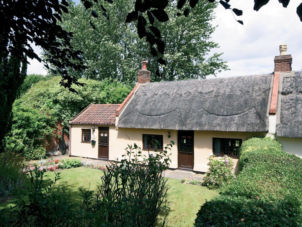 Rose Cottage - E2352 Catfield Екстериор снимка